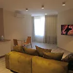 On Henuezskaya 5 * Odessza