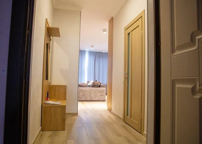 Apartment On Henuezskaya 5 *