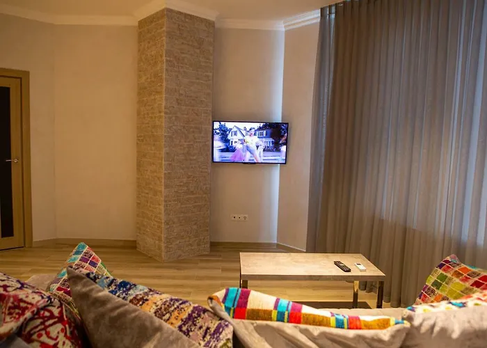 Apartment On Henuezskaya 5 *